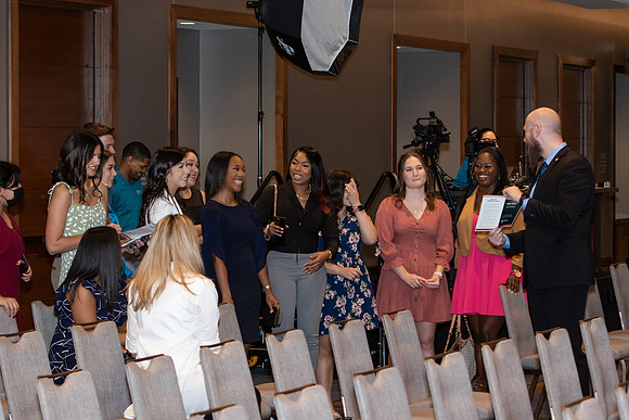 USA August 2022  Pinning-9187