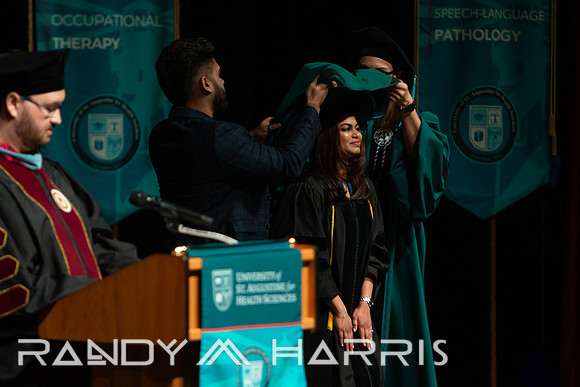 USA Dec 24 Grad Cer-Candid-6343