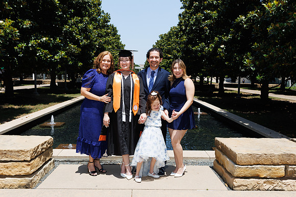 Aby Grad Shot-223