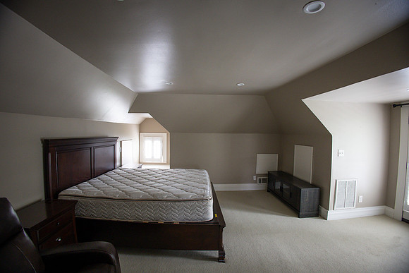 Cresa 2707 Hibernia St-11