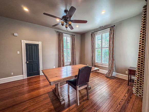 Cresa 2707 Hibernia St-36