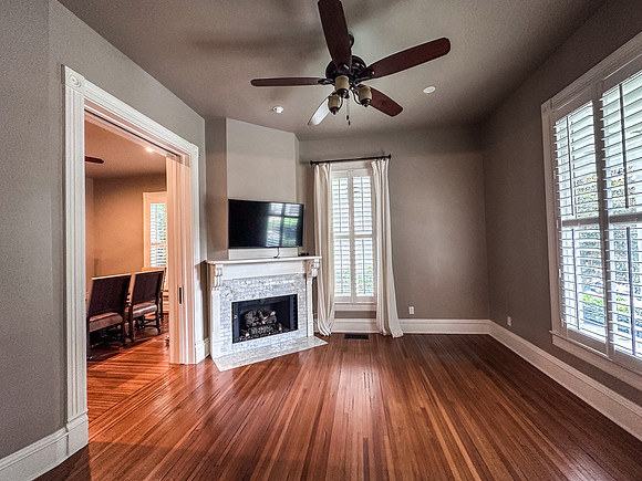 Cresa 2707 Hibernia St-71