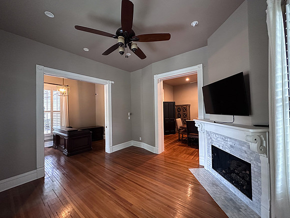 Cresa 2707 Hibernia St-73