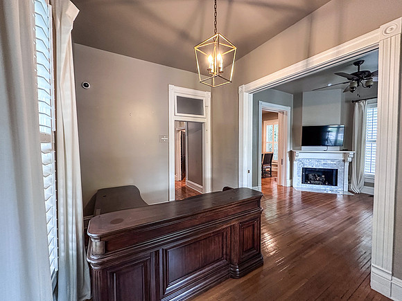 Cresa 2707 Hibernia St-80