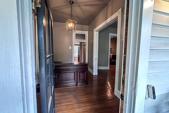 Cresa 2707 Hibernia St-101