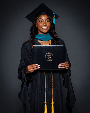 USA Grad Aug 2026 Formal-3057