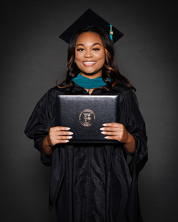 USA Grad Aug 2026 Formal-3089