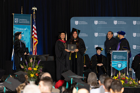 USA April 2023 Grad diploma-2217