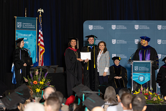 USA April 2023 Grad diploma-2210