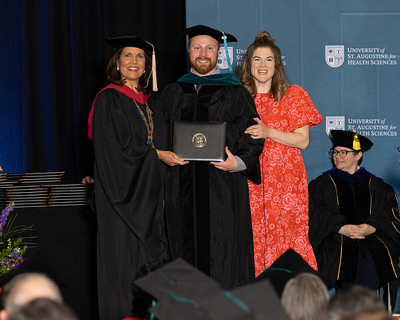 USA April 2023 Grad diploma-2204-2