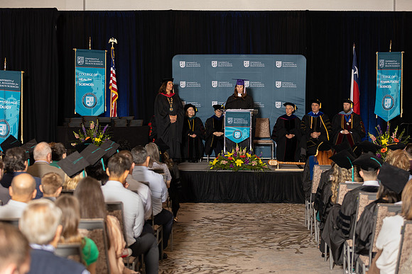 USA April 2023 Grad-240