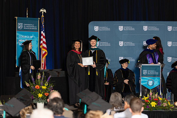 USA April 2023 Grad diploma-2257