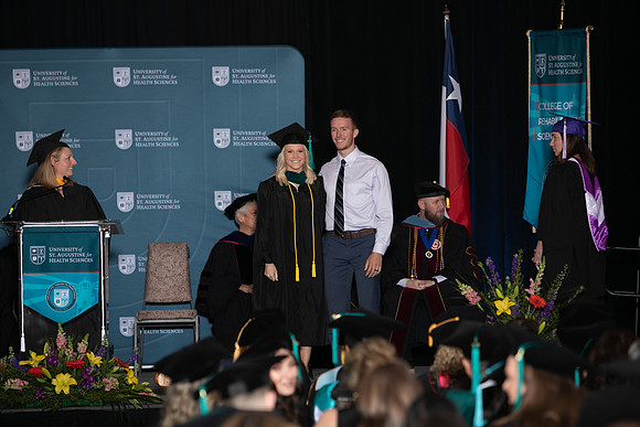 USA April 2023 Grad-379