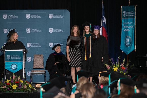 USA April 2023 Grad-365