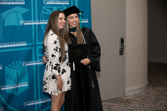 USA April 2023 Grad-391