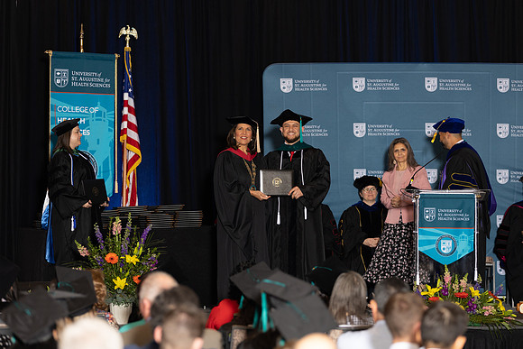 USA April 2023 Grad diploma-2211