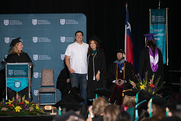 USA April 2023 Grad-364