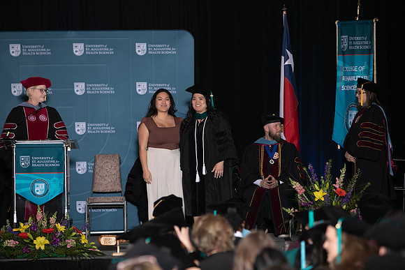 USA April 2023 Grad-345