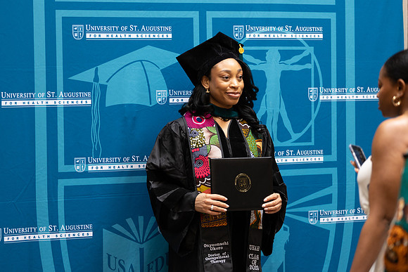 USA April 2023 Grad-428