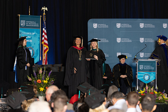 USA April 2023 Grad diploma-2184