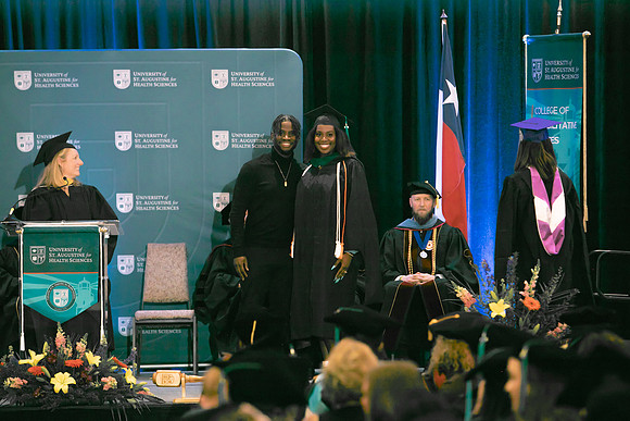 USA April 2023 Grad-353