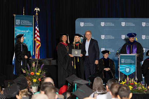 USA April 2023 Grad diploma-2220