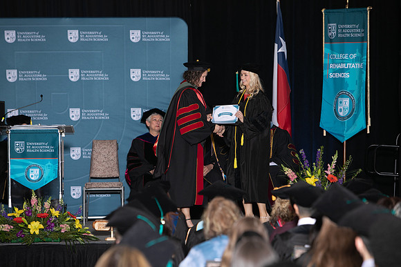 USA April 2023 Grad-201