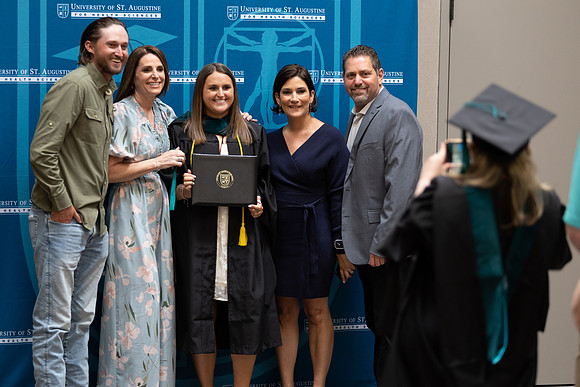 USA April 2023 Grad-435