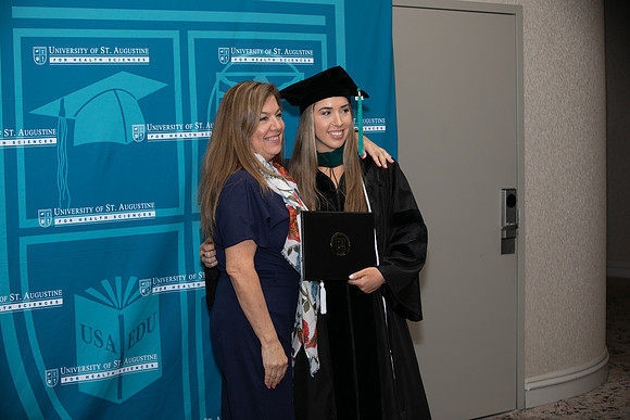 USA April 2023 Grad-394
