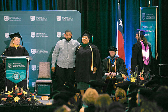 USA April 2023 Grad-358