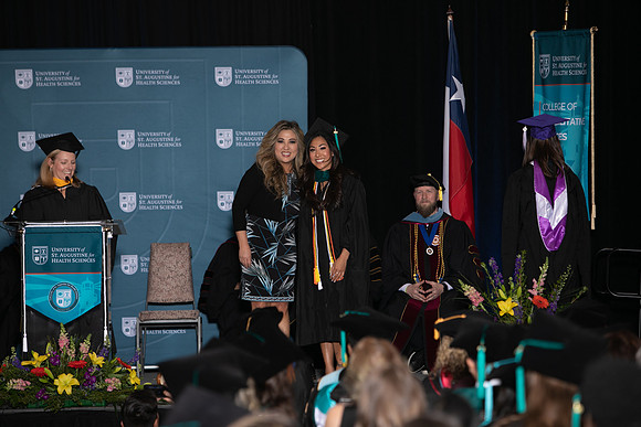 USA April 2023 Grad-369