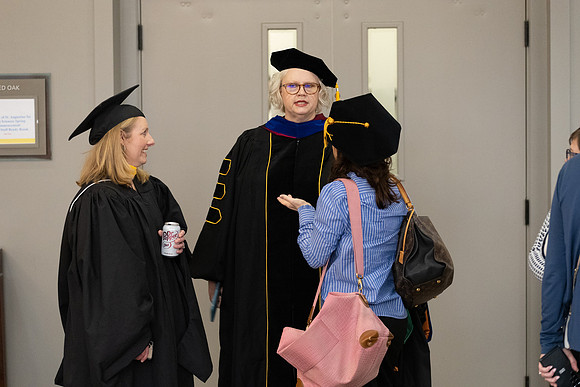 USA April 2023 Grad-390