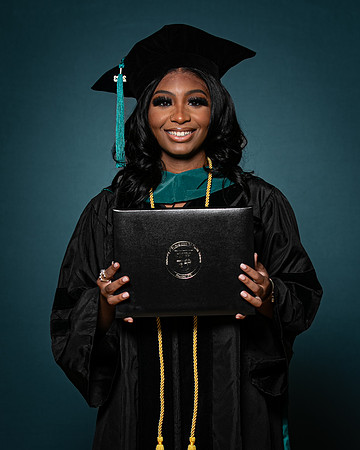 USA Aug 2023 Grad Portrait-0073