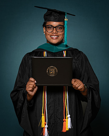 USA Aug 2023 Grad Portrait-0081