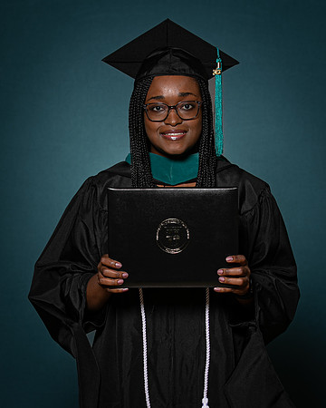 USA Aug 2023 Grad Portrait-0093