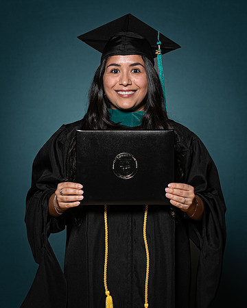 USA Aug 2023 Grad Portrait-0098
