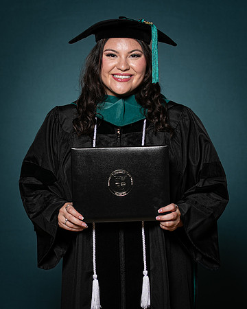 USA Aug 2023 Grad Portrait-0100