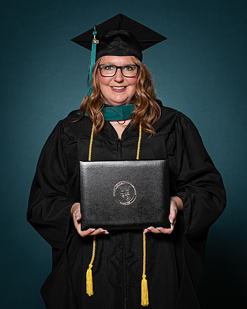 USA Aug 2023 Grad Portrait-0010