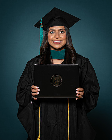 USA Aug 2023 Grad Portrait-0051