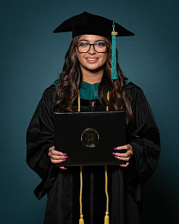USA Aug 2023 Grad Portrait-0108