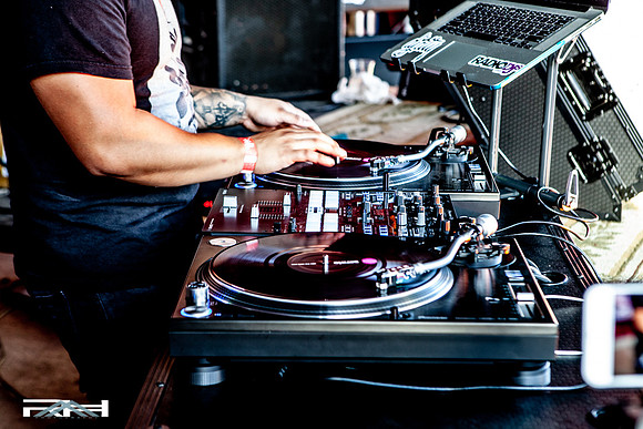 Lava Cantina Radio DJ Final (52 of 132)