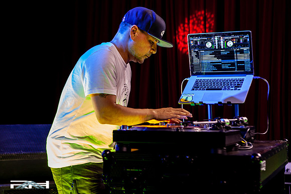 Lava Cantina Radio DJ Final (117 of 132)