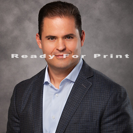 G. Moore Headshot 1x1-7016-
