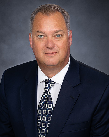 L. Keyes 2021 Headshot 2 4x5-