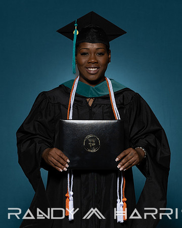USA Grad April 2024 Portraits-9413