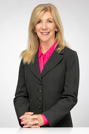 E. Chandler 2024 Headshot Full-2