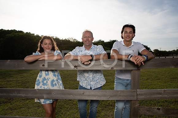 Strong Fam. -8115
