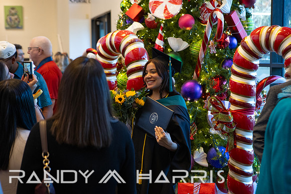 USA Dec 24 Grad Cer-Candid-9912